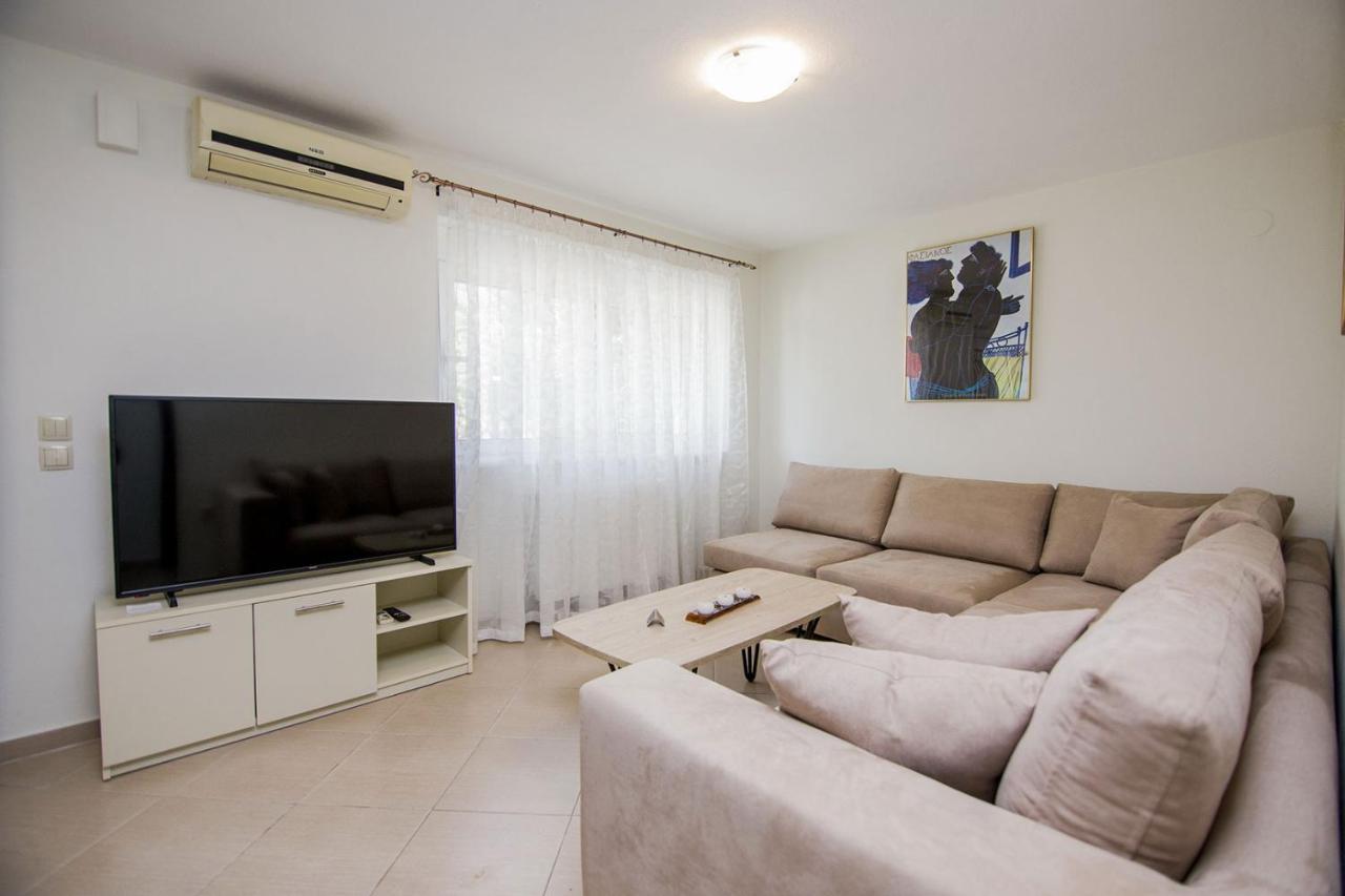 Kasta Bnb Ofrínion Exteriör bild