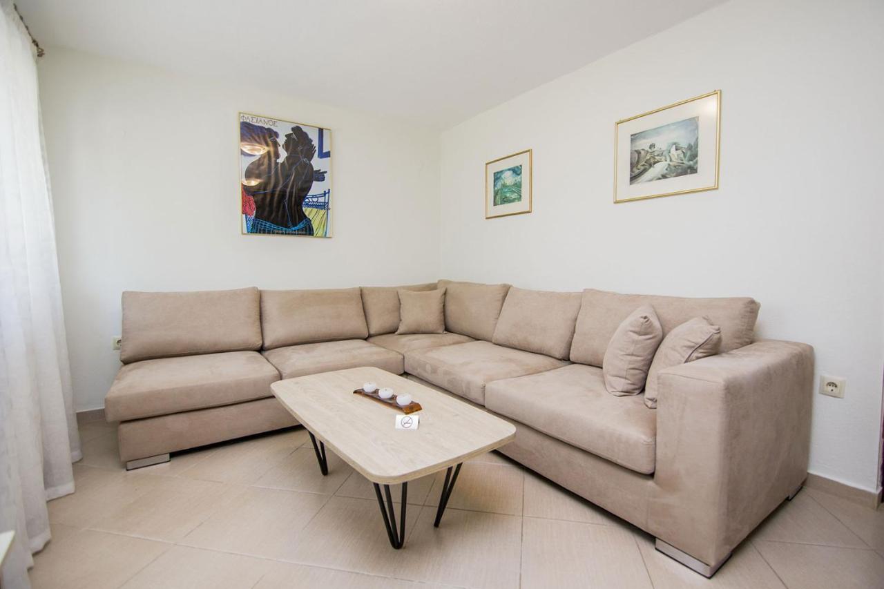Kasta Bnb Ofrínion Exteriör bild